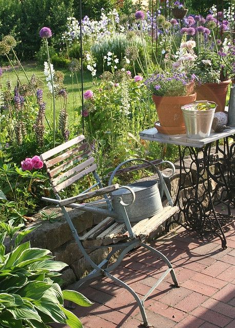 vintage country garden