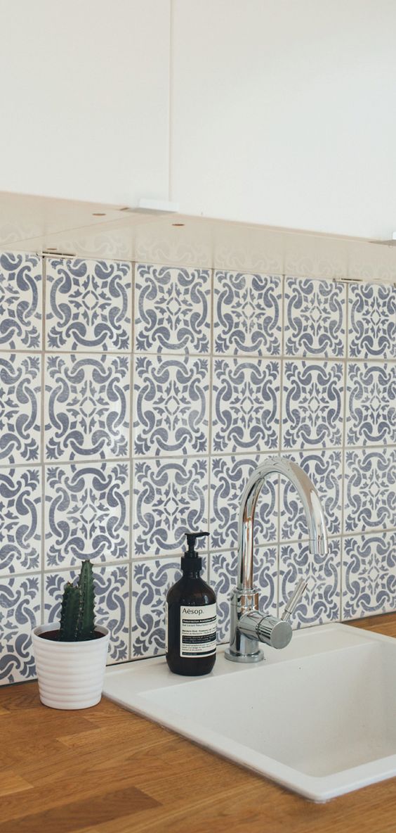 PORTUGUESE TILE STENCIL